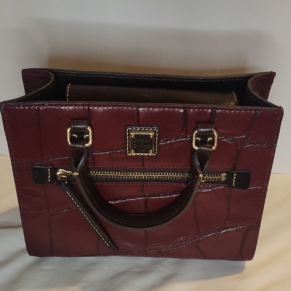 Dooney and Bourke Elegant Burgundy Croc-Embossed Handbag